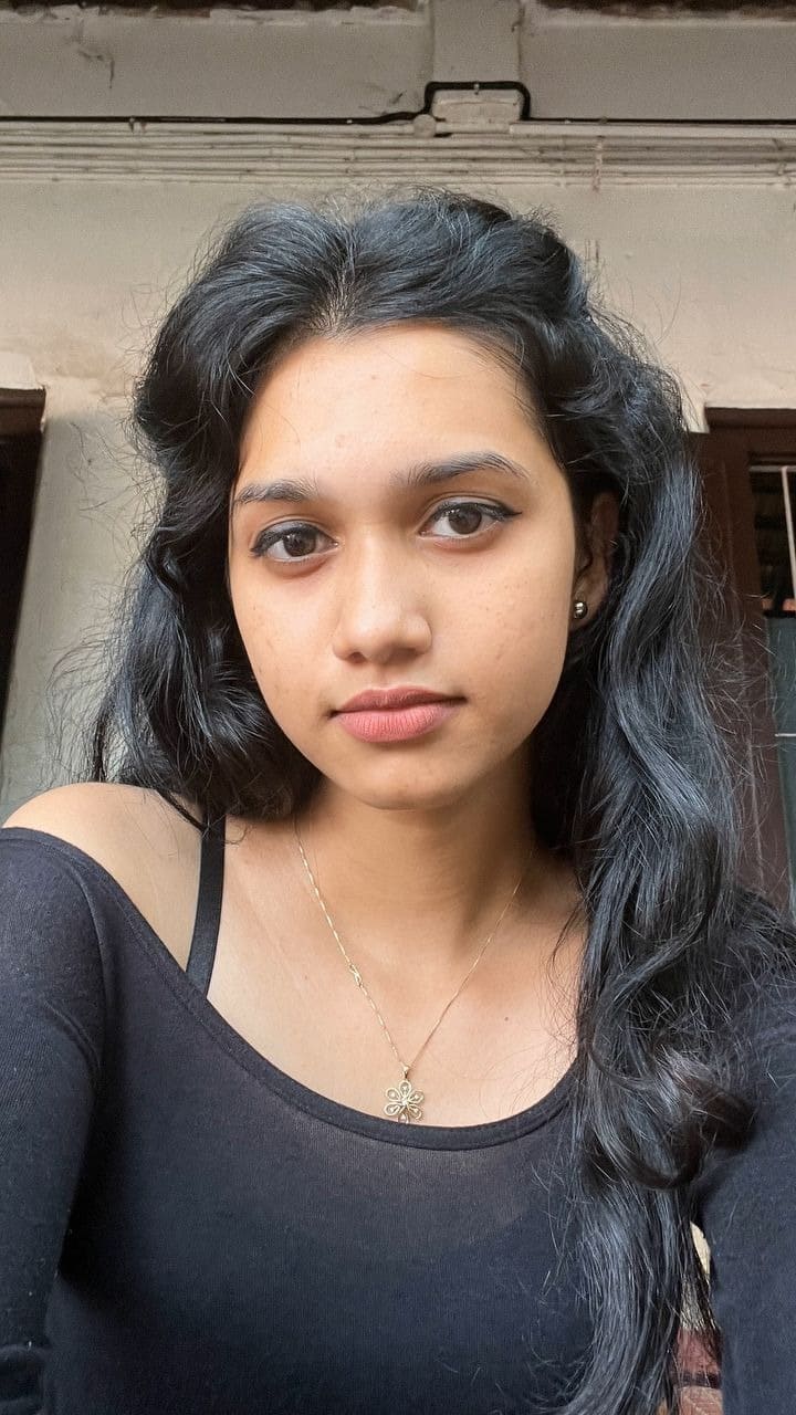 Leela, illustrative dating profile
